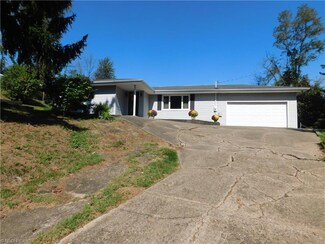 54919 Lawvers Dr, Bridgeport, OH 43912