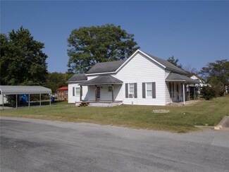 502 E Pine St, Percy, IL 62272