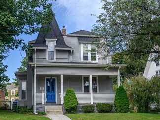 363 Pleasant St, Holyoke, MA 01040