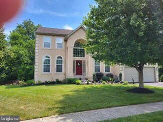 10 Monarch Dr, Burlington, NJ 08016