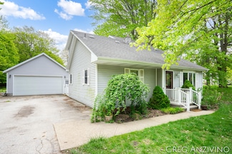 5906 Henry St, Norton Shores, MI 49441