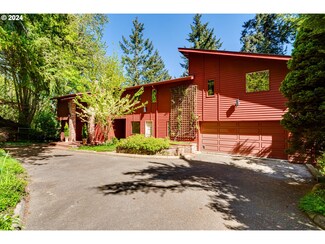 2808 Capital Dr, Eugene, OR 97403
