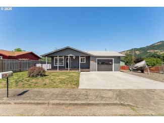 222 NE Darcie Way, Myrtle Creek, OR 97457