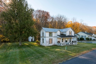 165 W Railroad Ave, Craigsville, VA 24430