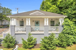 44 4th Ave, Greenville, SC 29611