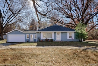 19126 Savage Rd, Belleville, MI 48111