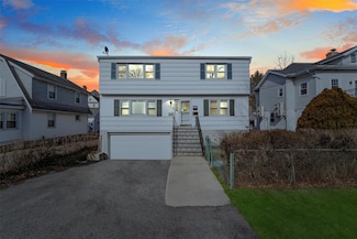 709 Hall St, Mamaroneck, NY 10543