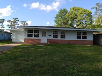 5390 Dewberry Ln, Beaumont, TX 77708