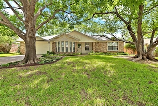 7254 Hialeah Cir W, North Richland Hills, TX 76182