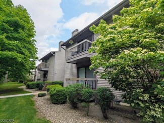 42 Sam Bonnell Dr Unit CO312, Clinton, NJ 08809