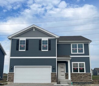 10321 Blaine St, Crown Point, IN 46307