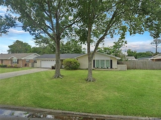 313 Greenway St, Lake Charles, LA 70605