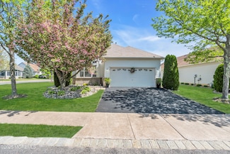 2 Moet Ct, Manchester Township, NJ 08759