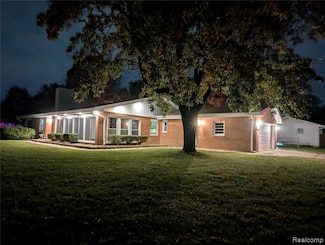 4475 Thornapple Cir, Burton, MI 48509