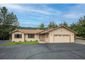 6600 Tunnel Loop Rd, Grants Pass, OR 97526
