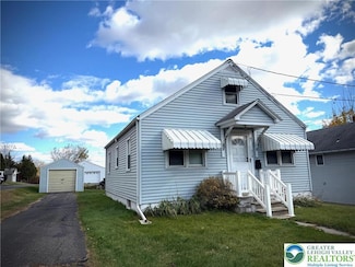 216 Mulberry St, Bath, PA 18014