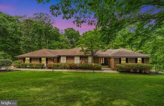 8306 Knights Forest Dr, Clifton, VA 20124
