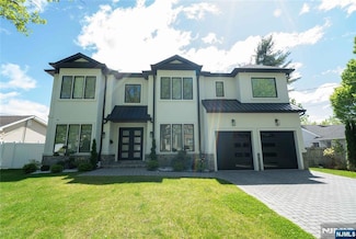 322 Bullard Ave, Paramus, NJ 07652