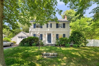 36 Kay Blvd, Newport, RI 02840