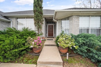 27 York Dr, Fort Worth, TX 76134