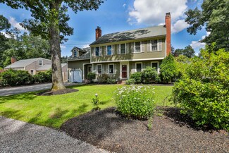 6 Seabee St, Bedford, NH 03110