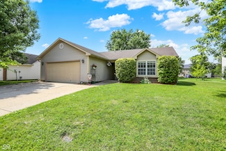 902 Helm Dr, Avon, IN 46123