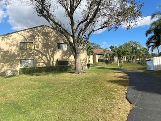 536 Shady Pine Way Unit C2, Greenacres, FL 33415