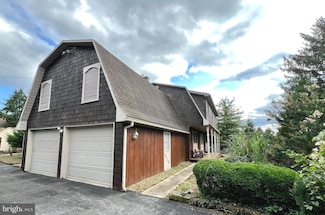 516 N Earl St, Shippensburg, PA 17257