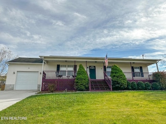 230 Clover Cir, Jacksboro, TN 37757