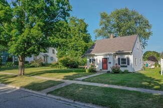 32 N 8th Ave, Sturgeon Bay, WI 54235