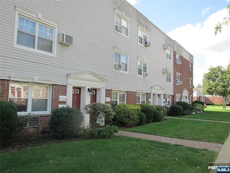 49 Hastings Ave Unit A, Rutherford, NJ 07070