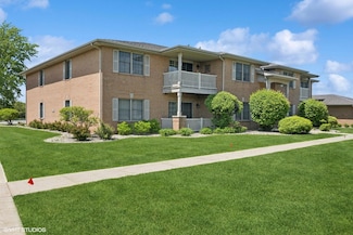 9826 Wildwood Cir Unit 1C, Munster, IN 46321