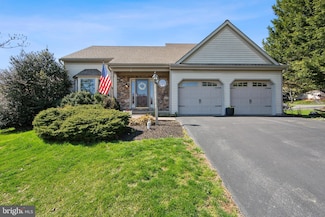 34 Camellia Ct, Lititz, PA 17543