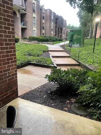 3334 Woodburn Village Dr Unit 3334-11, Annandale, VA 22003