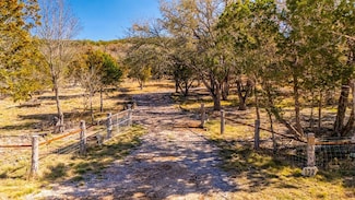 132 Ox Hollow Rd, Ingram, TX 78025