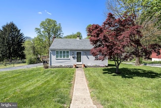 304 S Bishop Ave, Secane, PA 19018