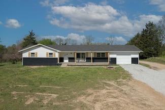 545 School St, Goodman, MO 64843
