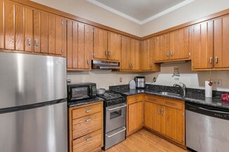 140 Chestnut St Unit 304, Springfield, MA 01103