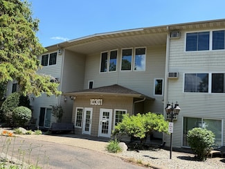 10301 Cedar Lake Rd Unit 102, Hopkins, MN 55305