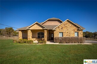 515 Riverview Dr, Spring Branch, TX 78070