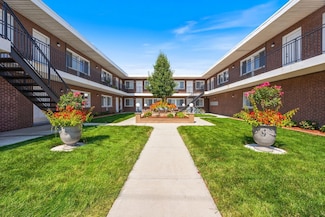 7834 W 95th St Unit 2A, Hickory Hills, IL 60457
