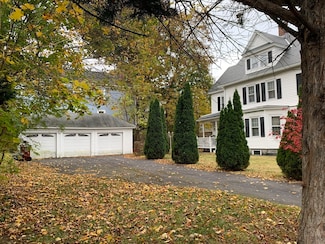 97 Hoyt Ave, Lowell, MA 01852