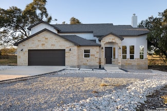 142 N Lon Price, Blanco, TX 78606