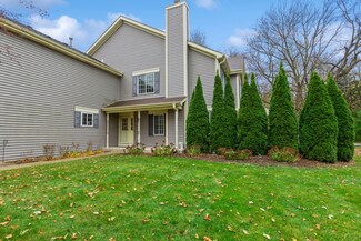922 Surrey Ln, Sleepy Hollow, IL 60118