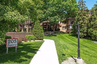 205 Barry Ave S Unit 217, Wayzata, MN 55391