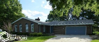 1915 16th St, Perry, IA 50220