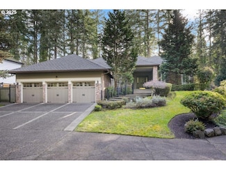 1100 Schukart Ln, Lake Oswego, OR 97034