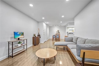 460 Oak St Unit 316, Glendale, CA 91204