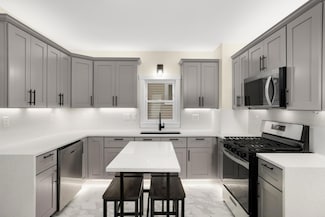 773 Hawthorne Ave E, Saint Paul, MN 55106