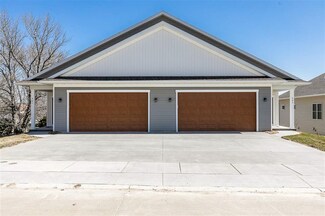 403 S 2nd St, West Branch, IA 52358